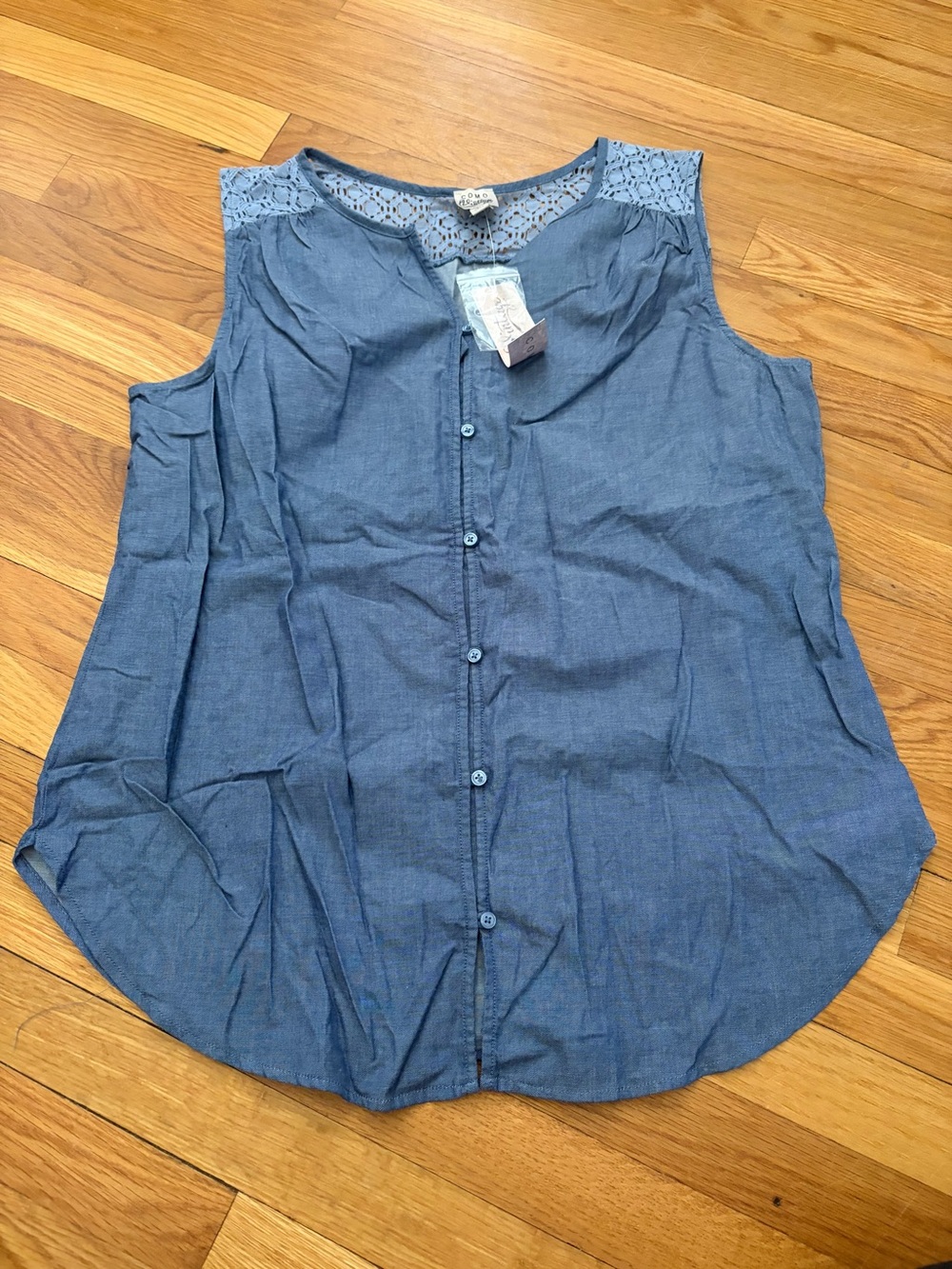 Como Vintage Blue Sleeveless Button-Down with Crochet Yoke